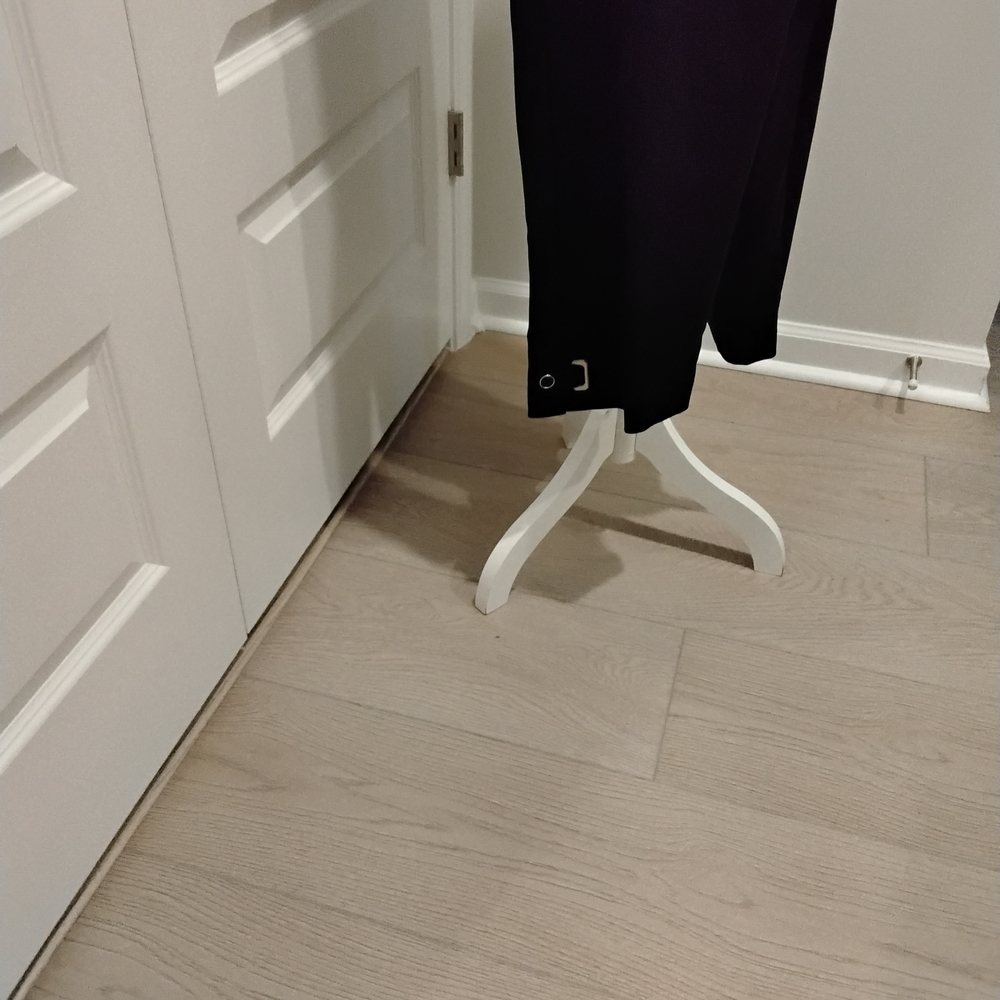BUNDLE 3 for $10 Rafaella Curvy Black Capris - Picture 3 of 7